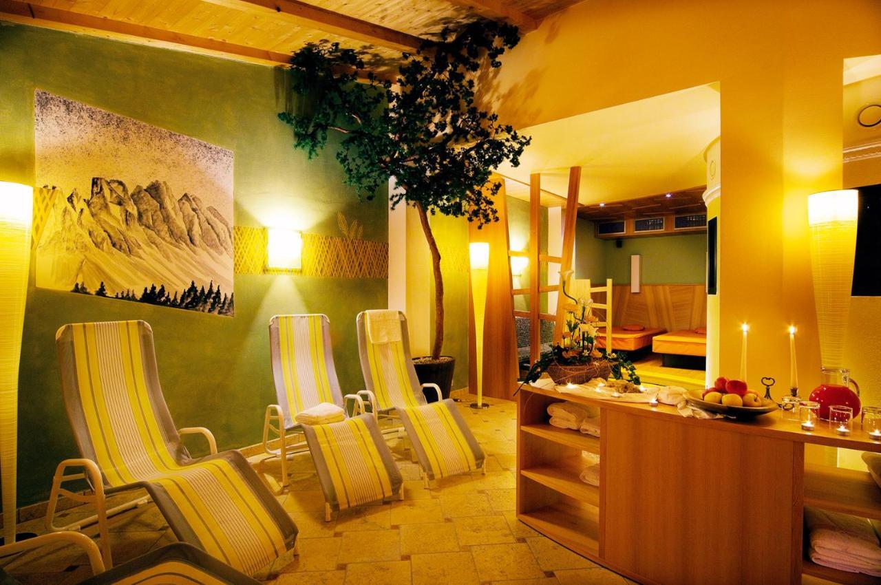 Wanderhotel Teiserhof Фунес Екстериор снимка